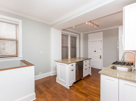 4th image of 712 W Waveland Ave #D-1