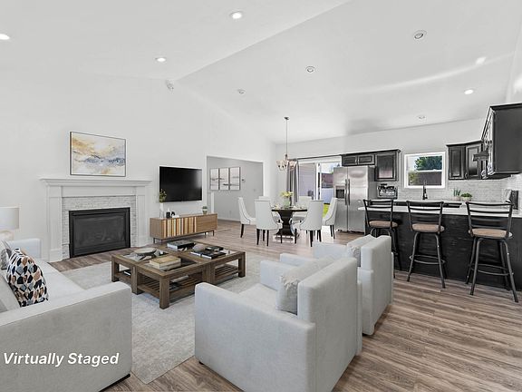 4th image of 1315 Beach St