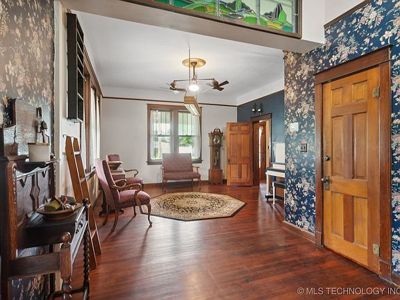 2nd image of 1003 E Lee Ave