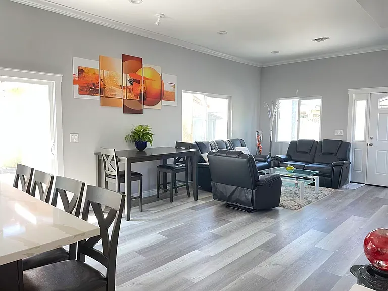 7618 Flanders Dr — Photo 6