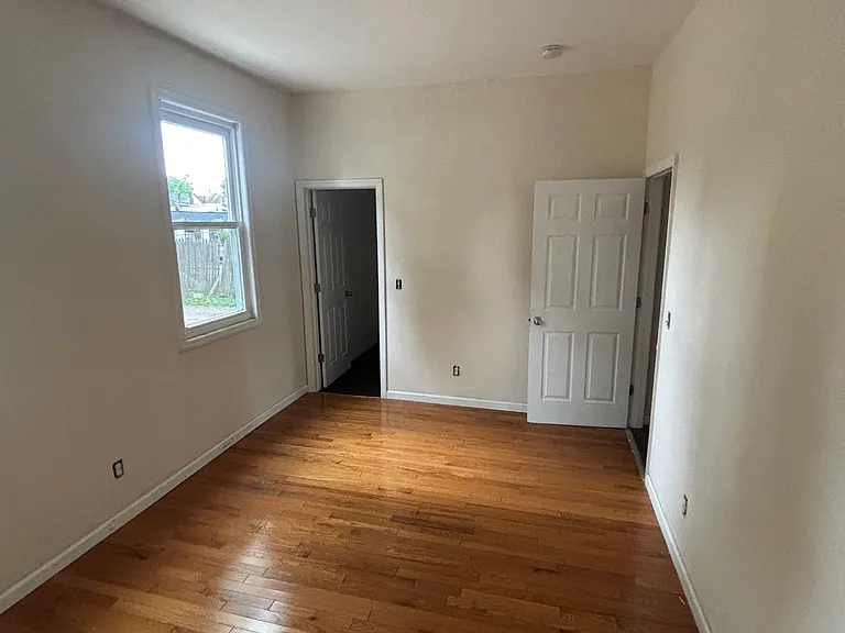 120 Orange Ave #1 — Photo 4