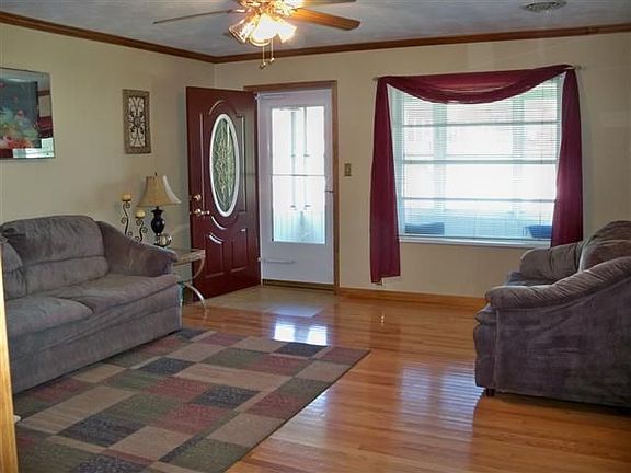 3rd image of 2314 W Reservoir Blvd