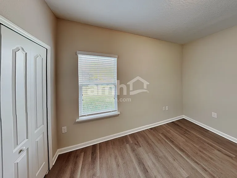 37 Trumpco Dr — Photo 16