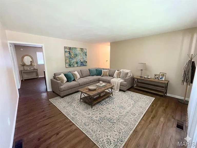 208 Harvard Dr — Photo 5
