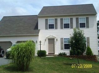 65 Burberry Ln, Mount Wolf, PA 17347