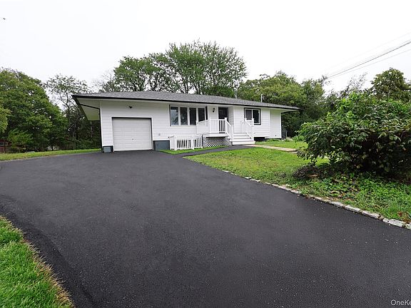 3rd image of 1537 Agate Street