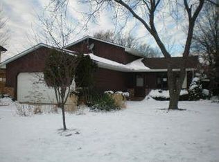 122 California Dr, Elyria, OH 44035