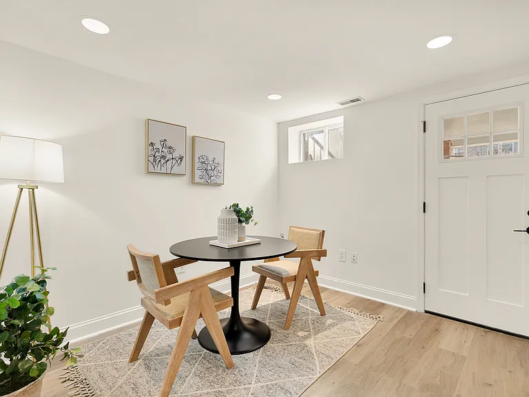 807 Jefferson St NW #1 — Photo 2