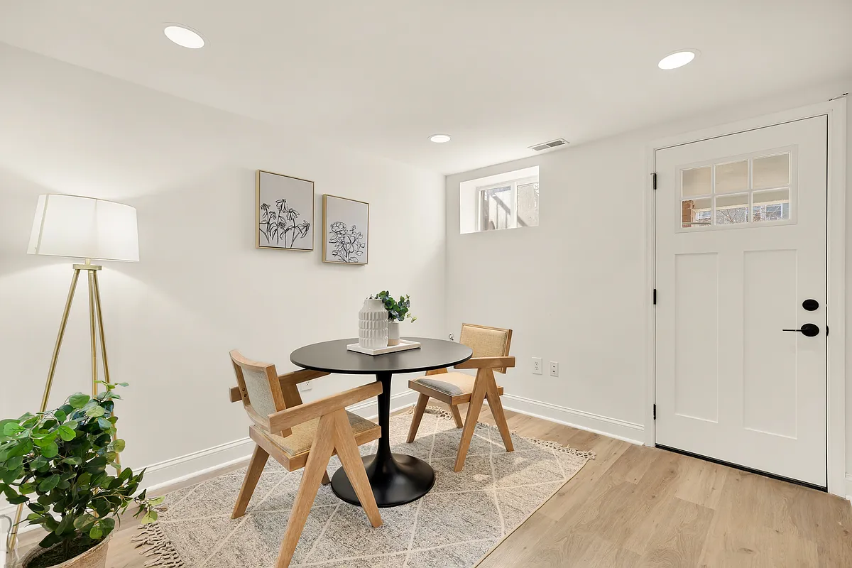 Building Photo - 807 Jefferson St NW #1