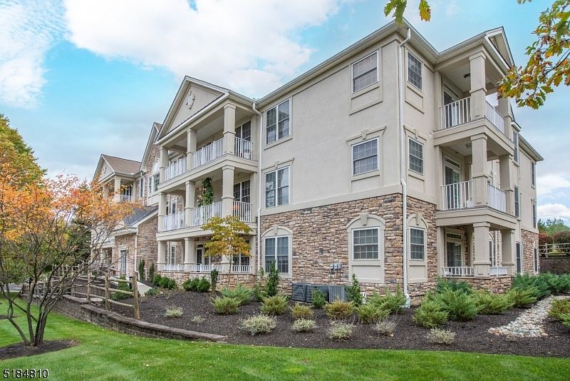 1st image of 1208 Holly Ln #1208