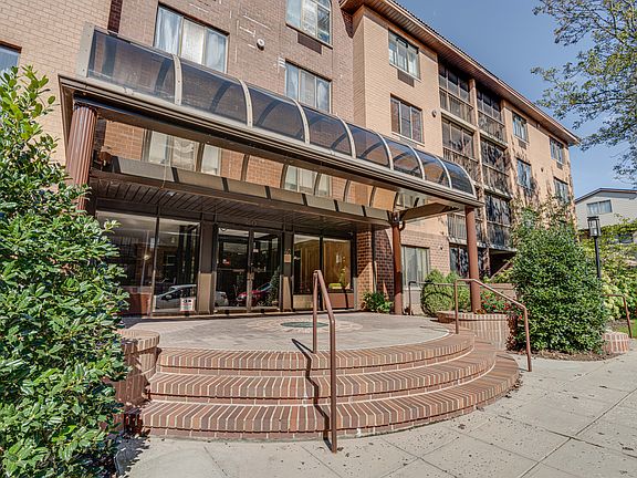 4th image of 40 Wellington Ct APT 4J