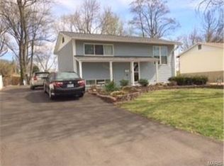 5344 Ville Cecelia Ln, Hazelwood, MO 63042