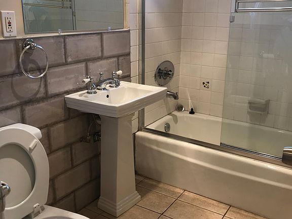 4th image of 646 Maltman Ave APT 4