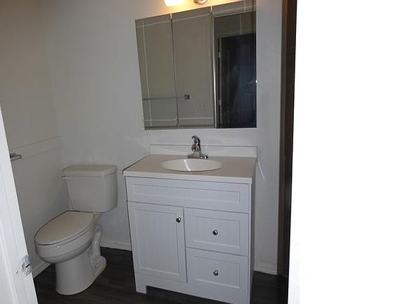 4th image of 2414 N St NE