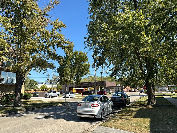 5th image of 7005 99th St APT 2W