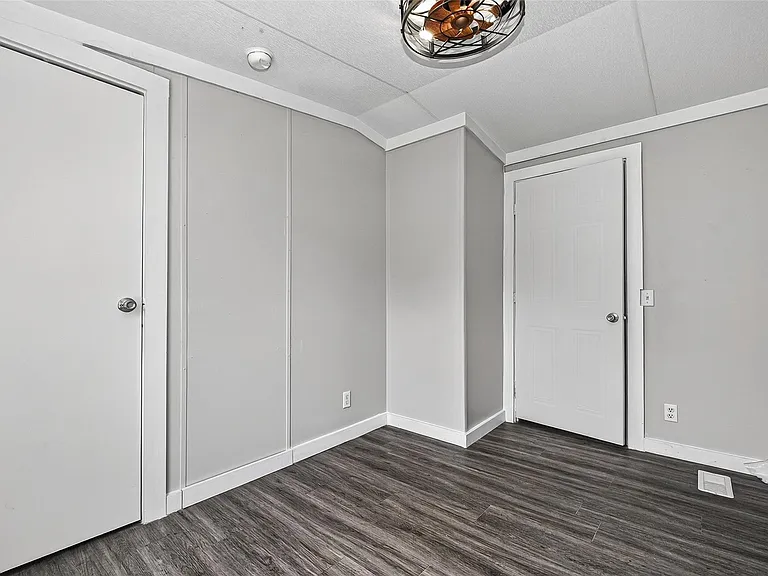 2122 Koster Rd — Photo 18