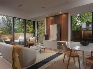 275 W 17th Ave #2, Vancouver, BC V5Y 1Z9