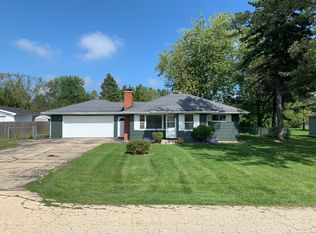 39301 N Carol Ln, Beach Park, IL 60099