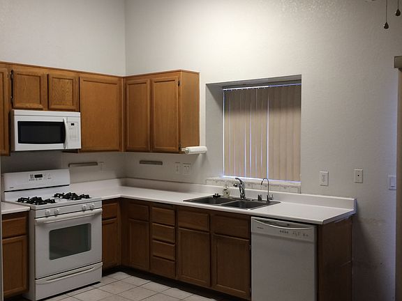 4th image of 4605 Painted Cliffs Dr