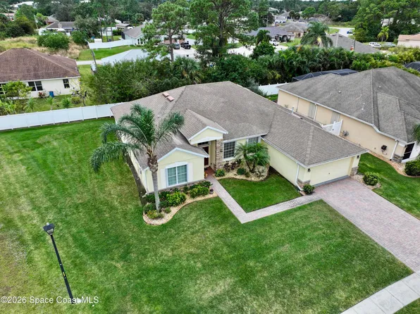 220 Grouper Cir SE, Palm Bay, FL 32909