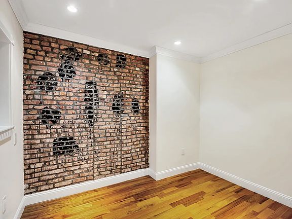 2nd image of 7 Cornelia St APT 2A