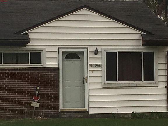 2nd image of 6207 Delhi St