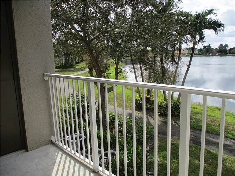 5045 Wiles Rd #206 — Photo 17