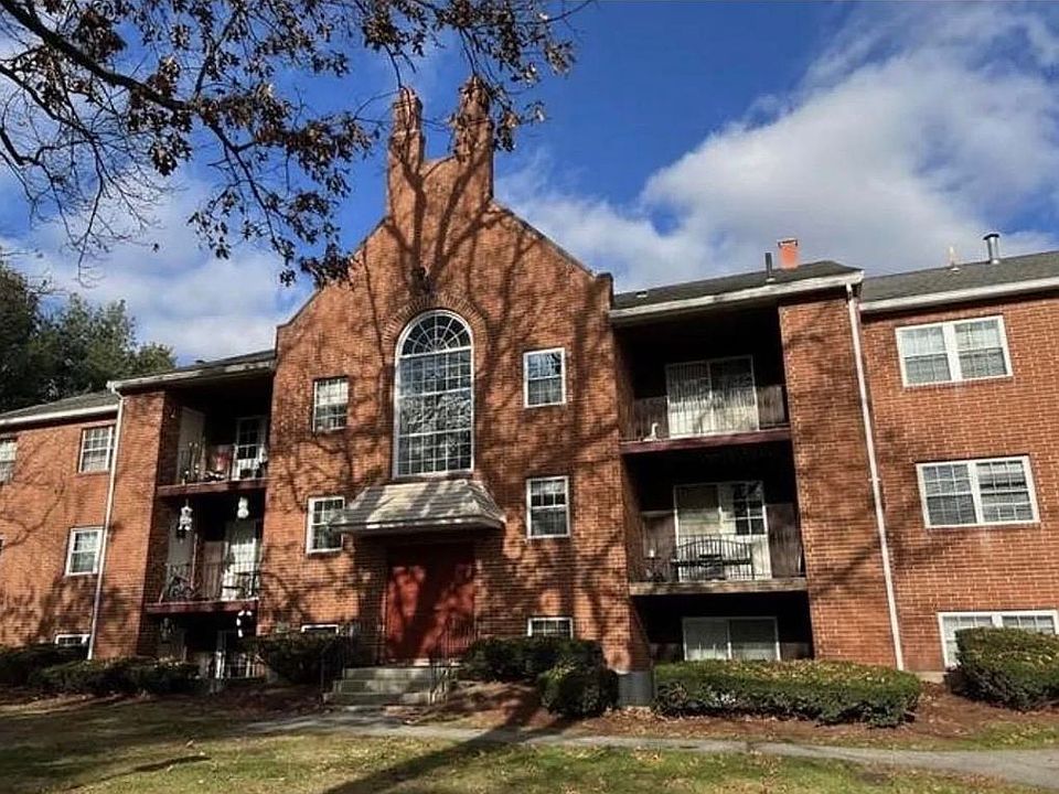 1st image of 9 Louisburg Sq APT 5