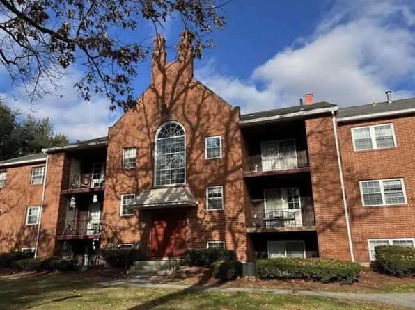 9 Louisburg Sq APT 5, Nashua, NH 03060