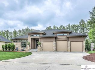 3207 S 169th Plz, Omaha, NE 68130
