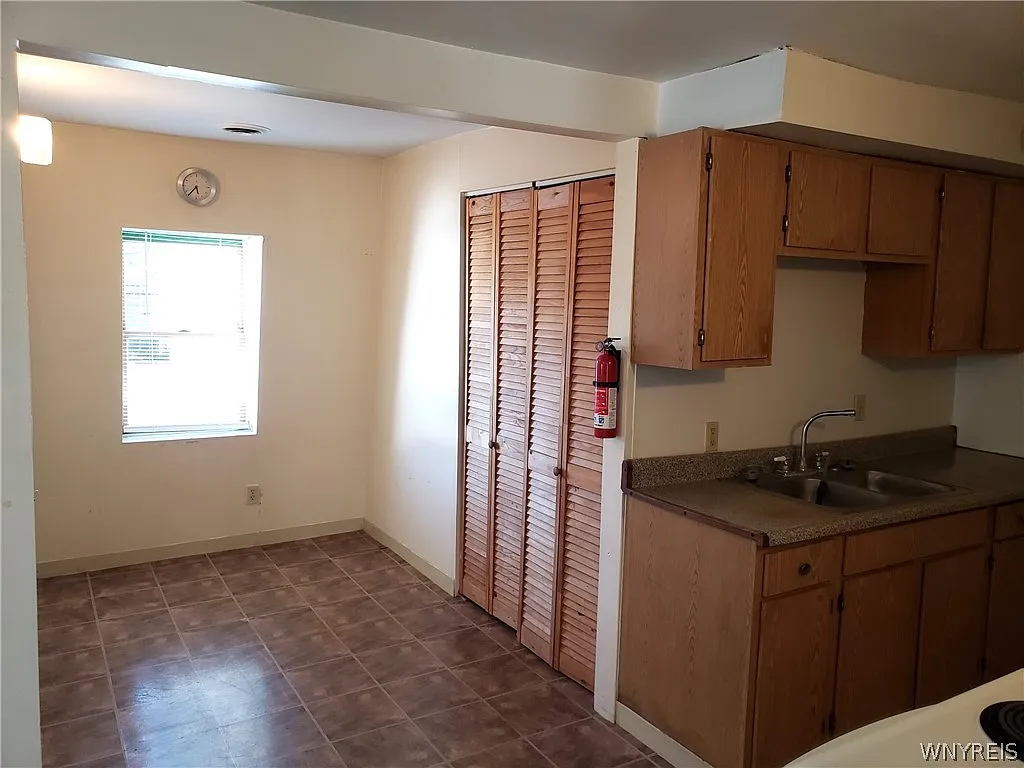 2 bed, 1.0 bath, 1000 sqft, $1,000 — Photo 3