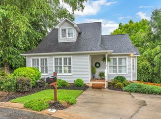 22 Honeysuckle Ter, Spartanburg, SC 29307
