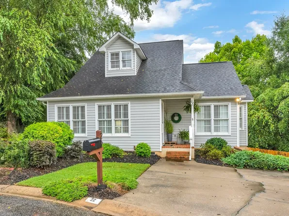 22 Honeysuckle Ter, Spartanburg, SC 29307
