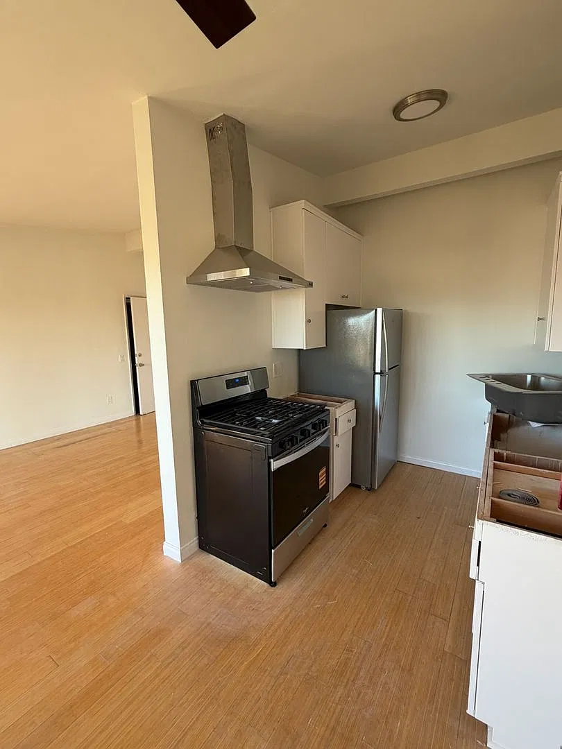 1326 N Flores Street — Photo 4