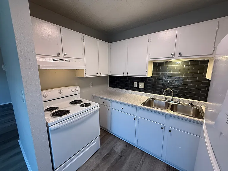 Southcross Villas — Photo 20