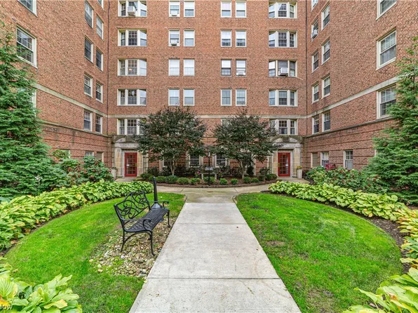 13610 Shaker Blvd APT 202, Cleveland, OH 44120