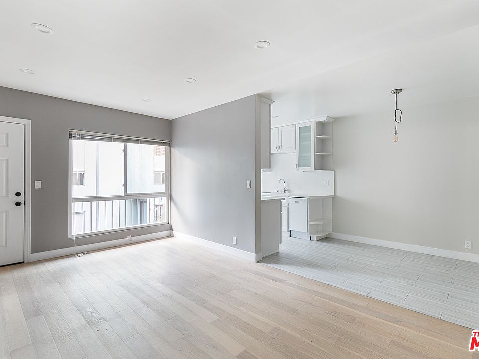 1st image of 2615 2nd St #5