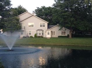 412 N Cambridge Dr, Palatine, IL