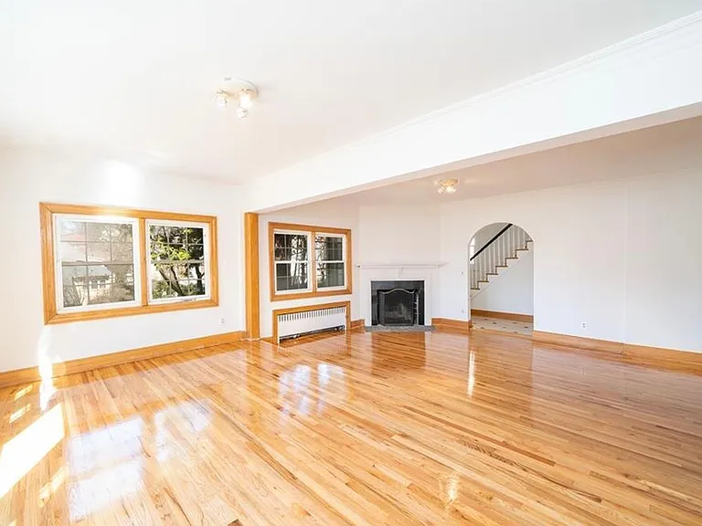 Darwood Pl — Photo 4