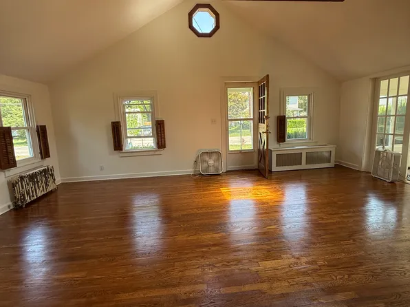 (undisclosed Address), Rhinebeck, NY 12572