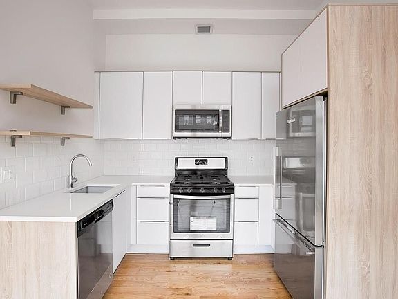 5th image of 1967 Bedford Ave #2L