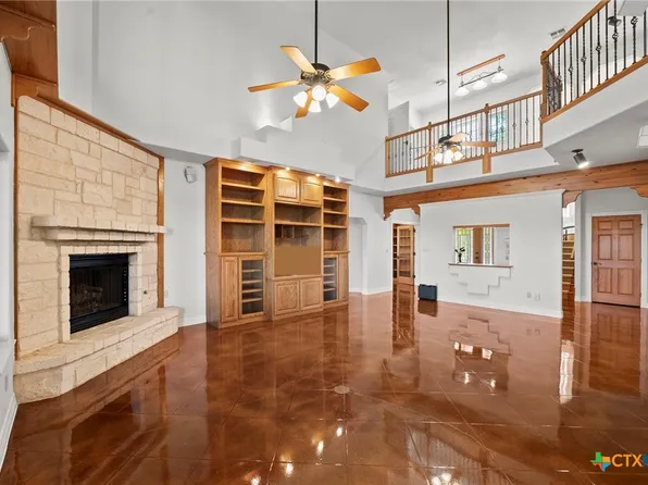 275 Robert Lee Ln, New Braunfels, TX 78132