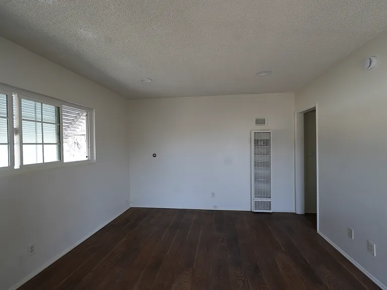 201 Grandview Dr #205-1/2 — Photo 2