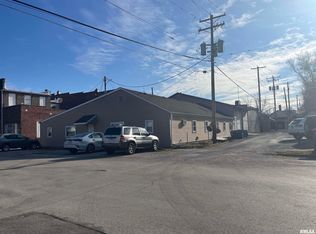 130 W Jackson St, Virden, IL 62690