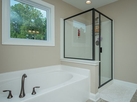 4th image of 108 Foxborough Ln