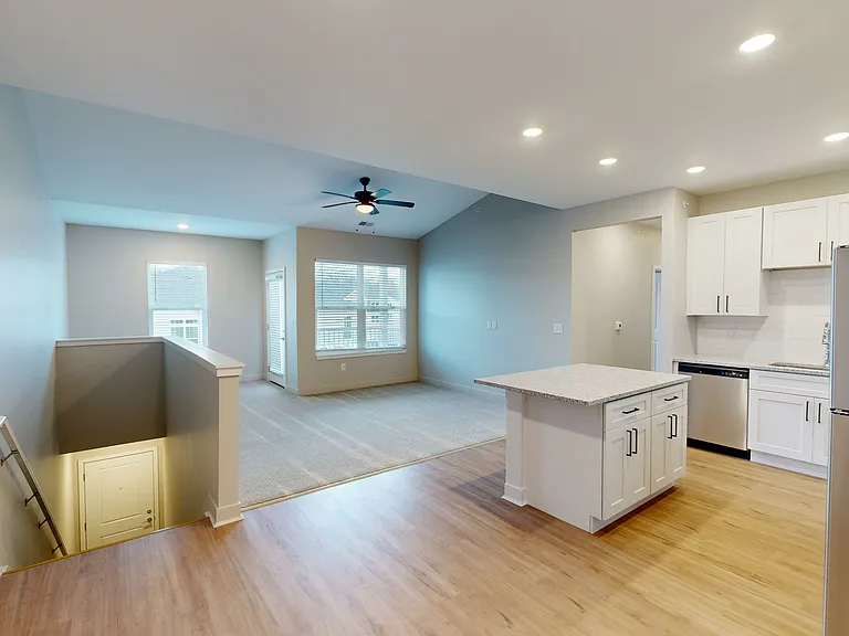 Remington Lake Apartments — Photo 52