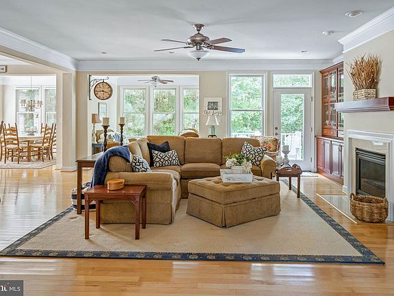 4th image of 11861 Man O War Ln