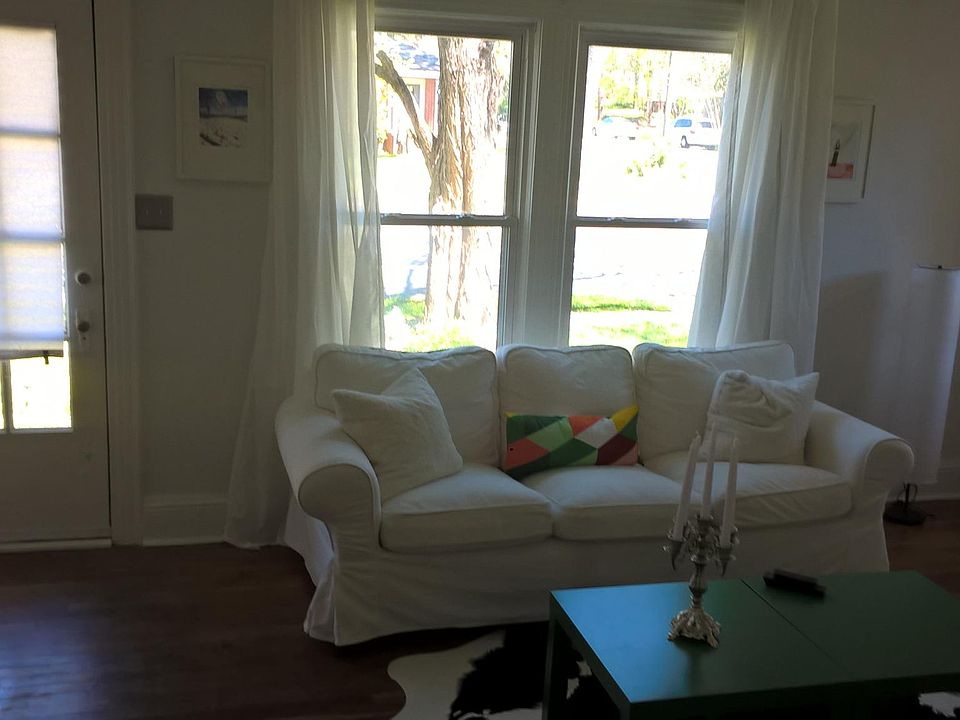 2nd image of 2605 Spring Garden St #A