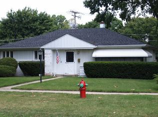 888 E Algonquin Rd, Des Plaines, IL 60016