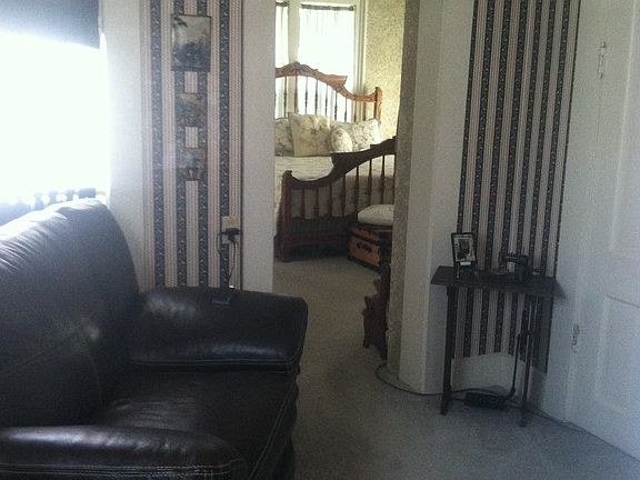 5th image of 900 N Buckeye Ave